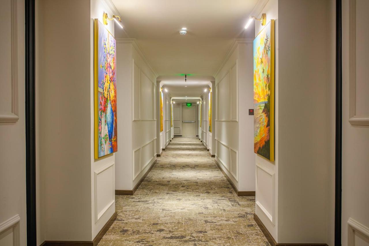 Grand Sunrise Palace Hoi An- A Luxury Indochine Hotel & Spa Esterno foto A corridor at the hotel