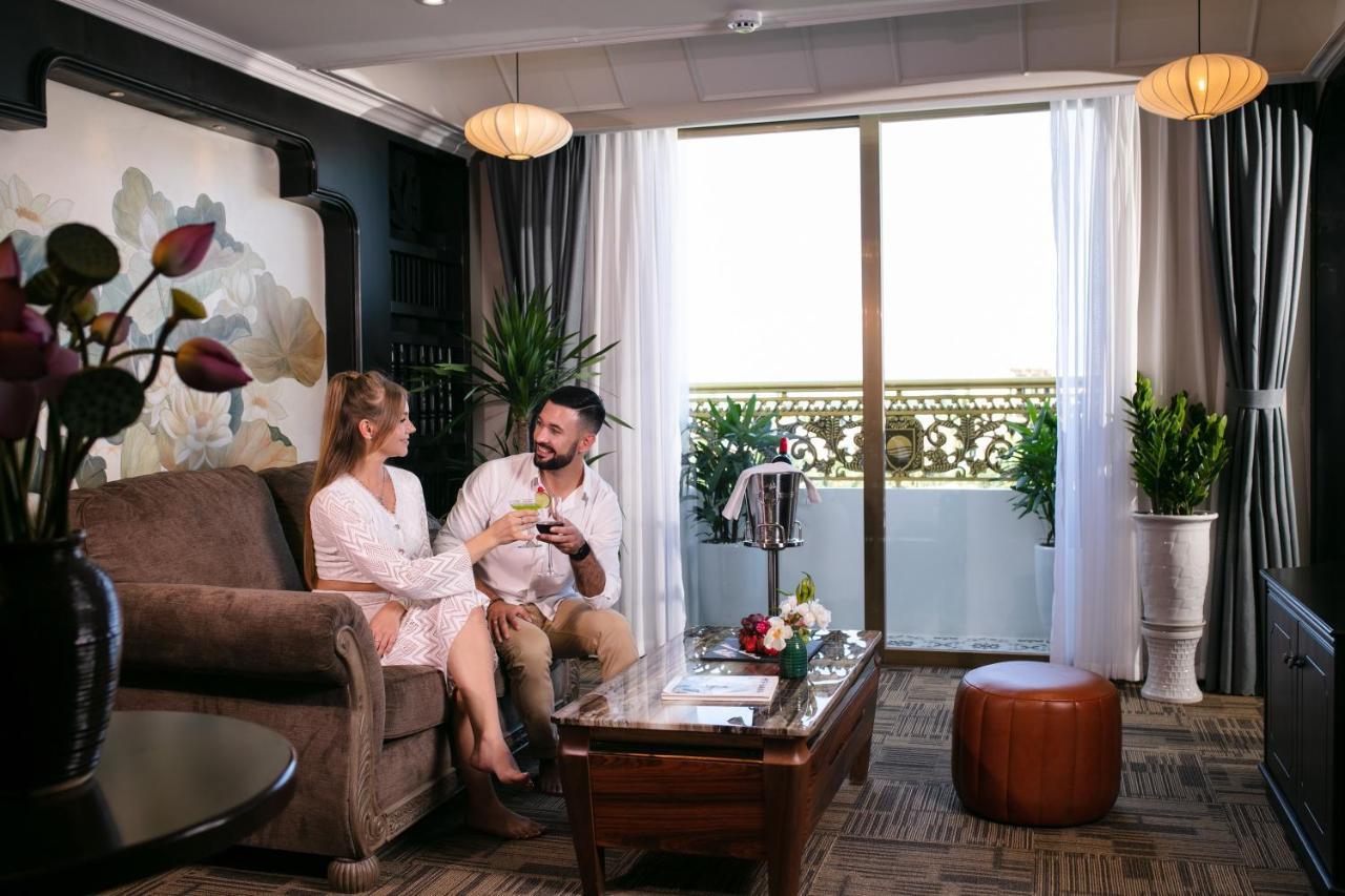 Grand Sunrise Palace Hoi An- A Luxury Indochine Hotel & Spa Esterno foto A suite at the hotel