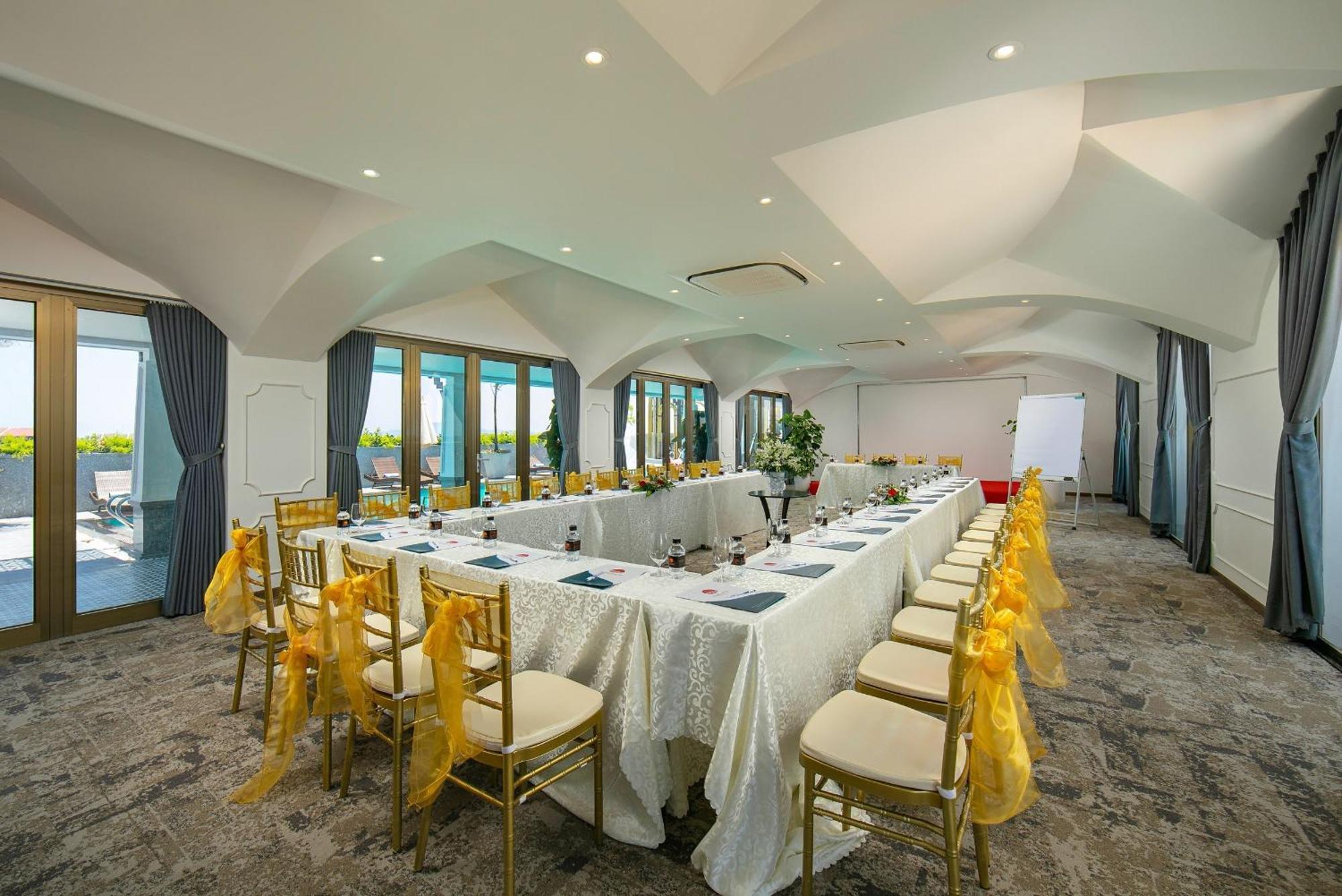 Grand Sunrise Palace Hoi An- A Luxury Indochine Hotel & Spa Esterno foto The Royal Ballroom