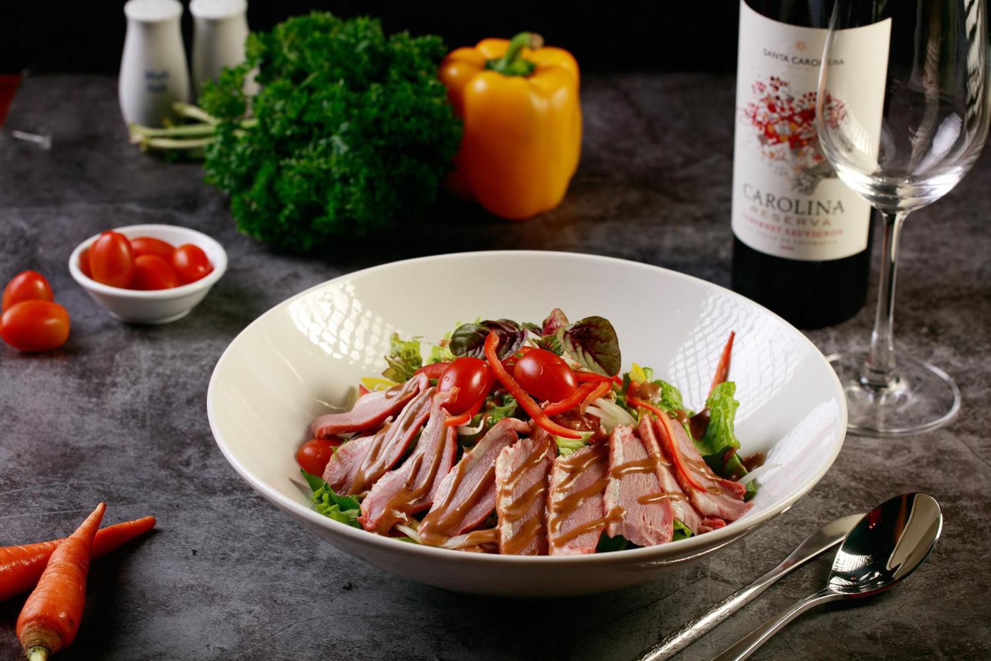 Grand Sunrise Palace Hoi An- A Luxury Indochine Hotel & Spa Esterno foto Smoked duck salad