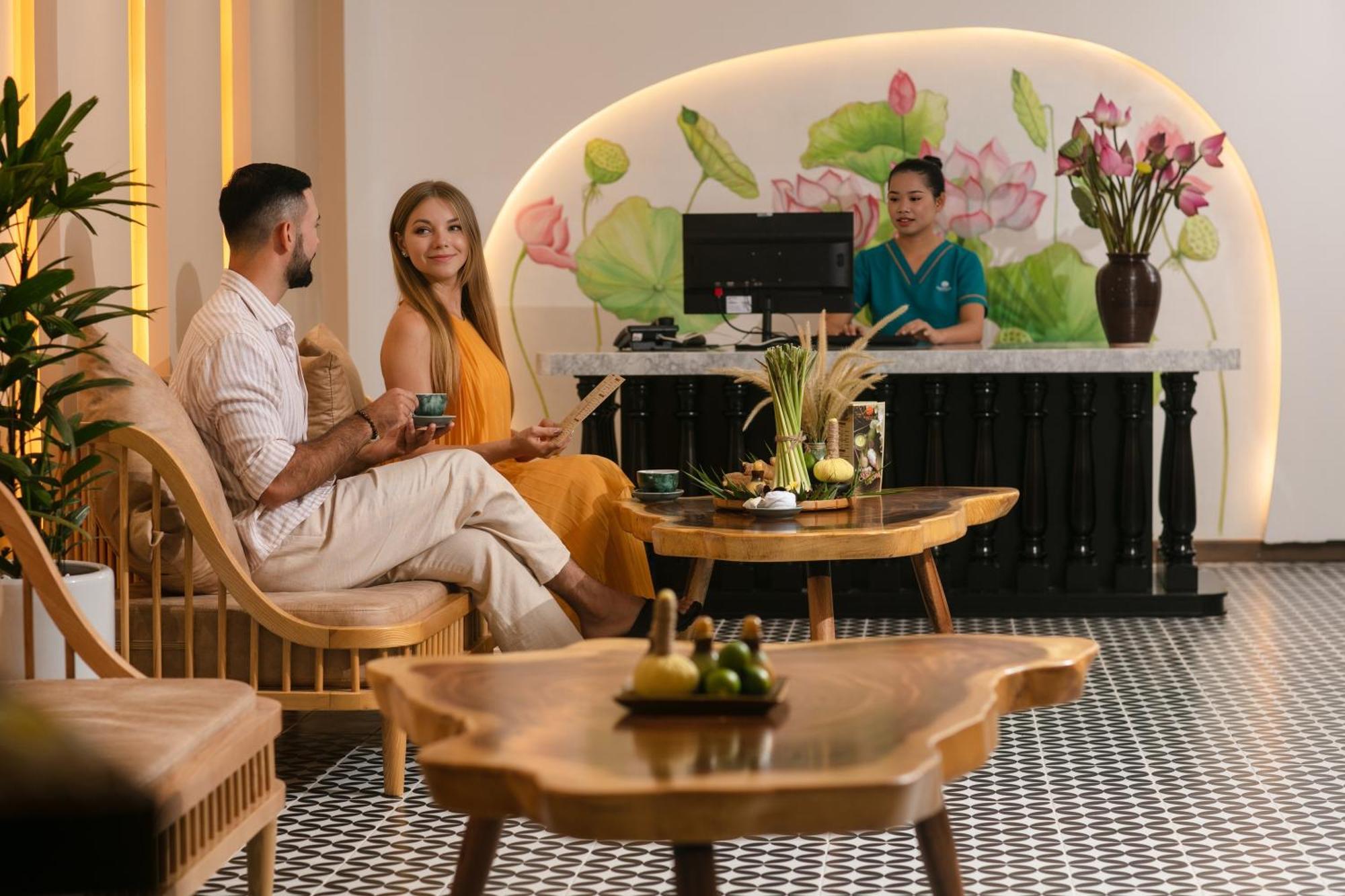 Grand Sunrise Palace Hoi An- A Luxury Indochine Hotel & Spa Esterno foto Reception at the Lotus Spa
